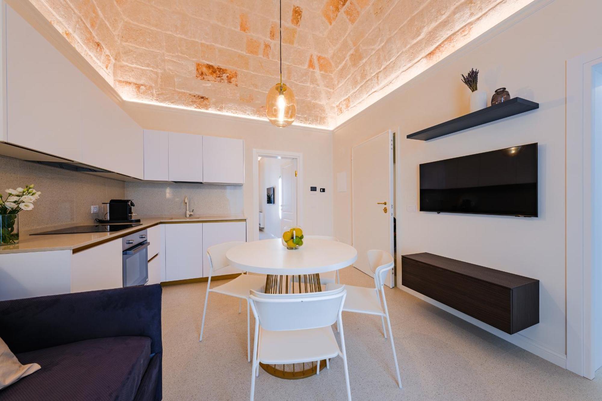 Helloapulia Charming Palazzo Clemente - Self-Catering Suites With Aircondition Монополи Экстерьер фото
